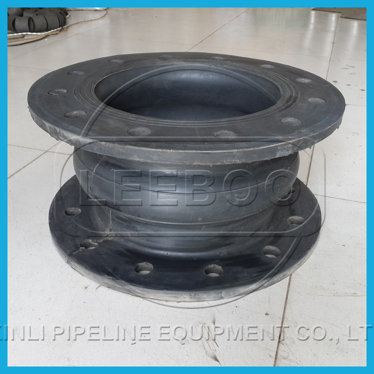 翻边可曲挠橡胶接头球体现场