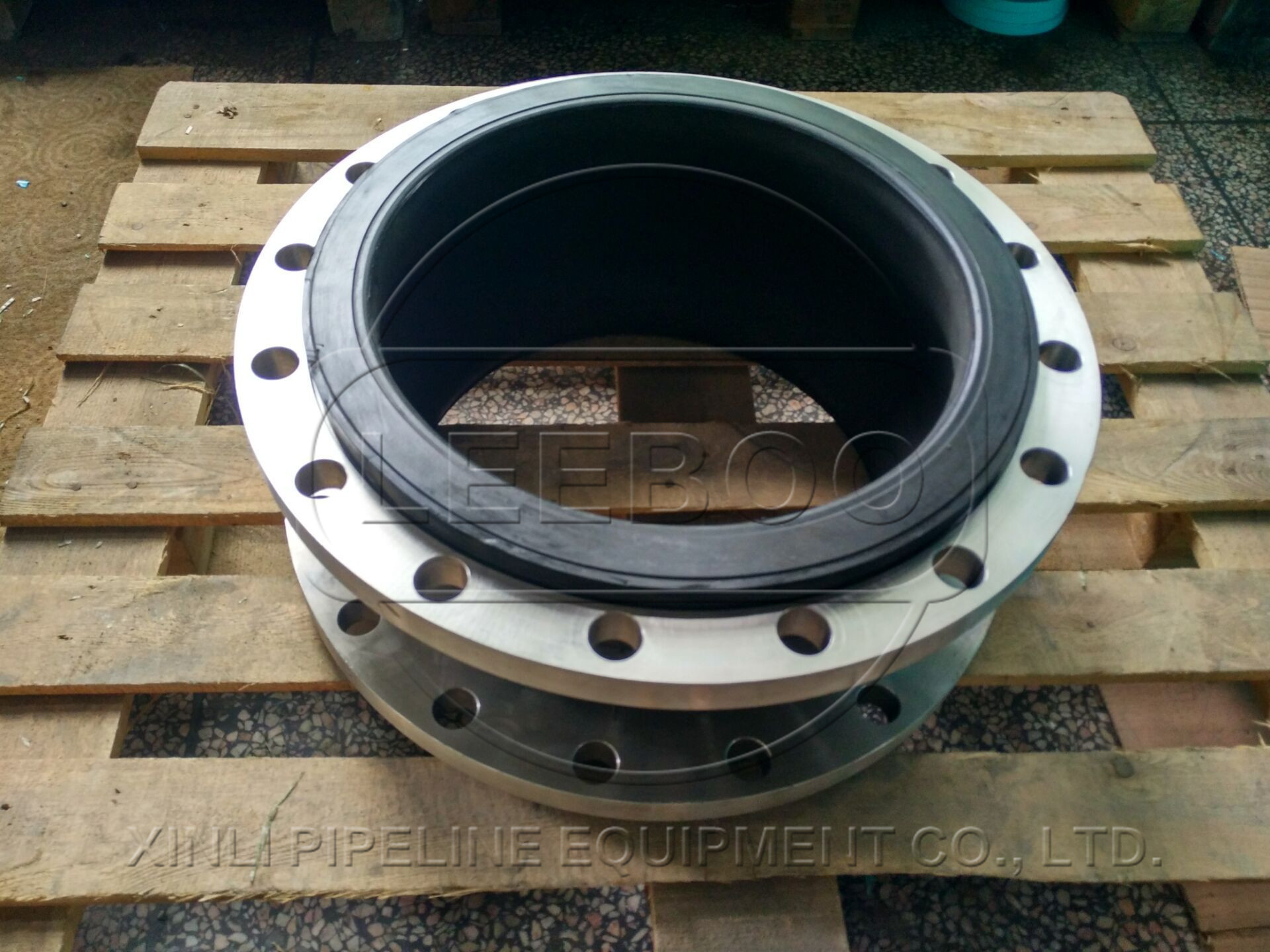 丝扣<a href=http://www.viagrawrp.com target=_blank class=infotextkey>橡胶接头</a>端面结构图